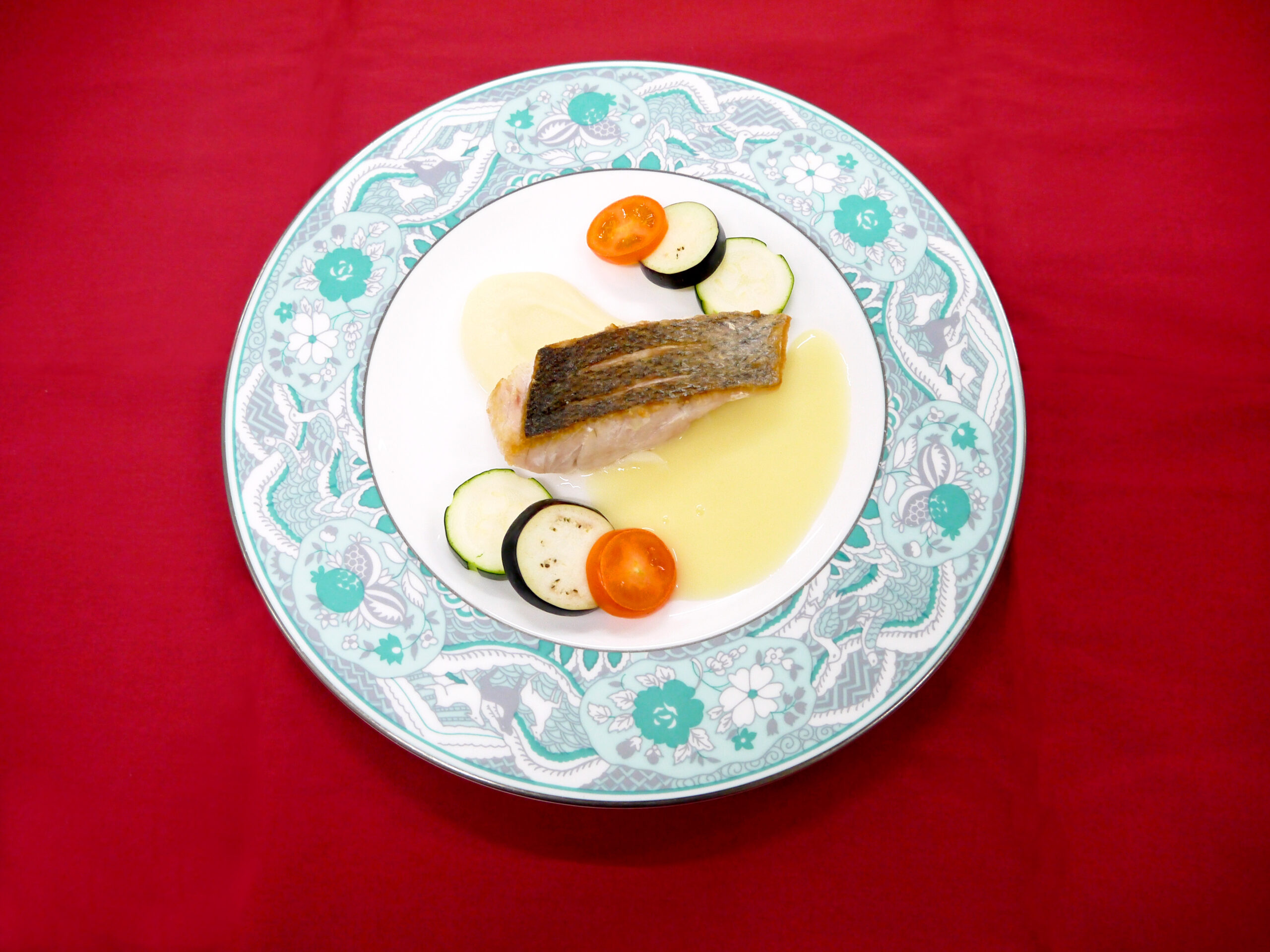 写真：鮮魚のソテー  オニオンソース