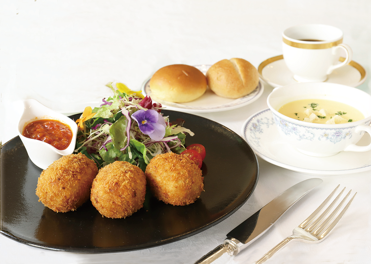 写真：本ずわい蟹たっぷりクリームコロッケ